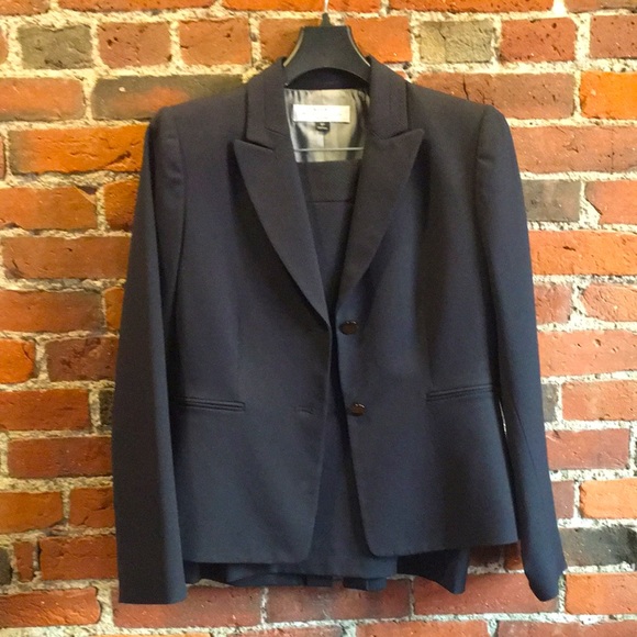 Tahari Jackets & Blazers - Tahari Women’s Navy Skirt Suit- Size 8P